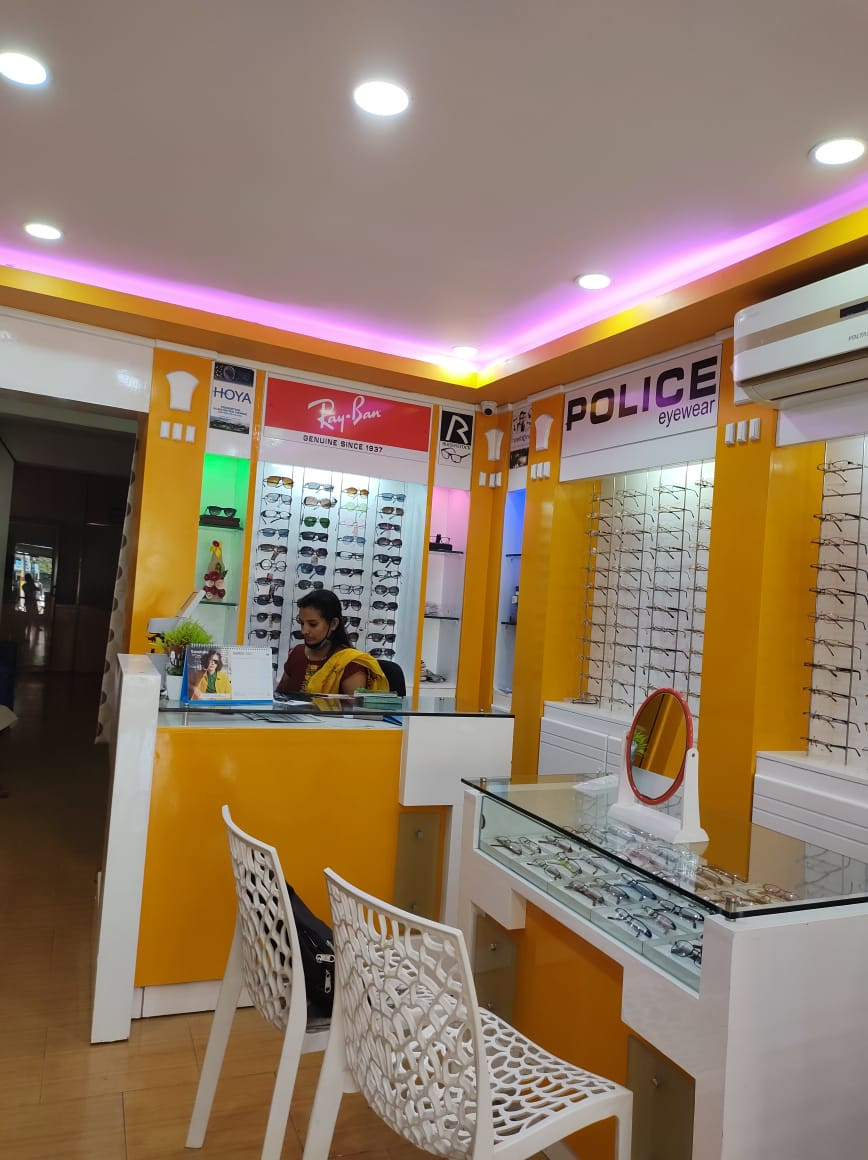 L ROI EYE CLINIC & OPTICALS CHERUPUZHA